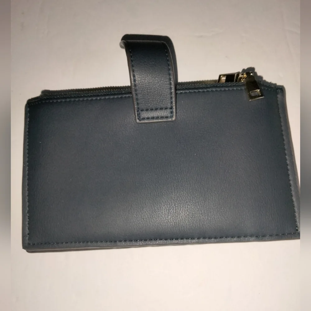 Travelambo (Navy) VeganLeather Multi Zip & Slip Pocket Expandable Travel Wallet